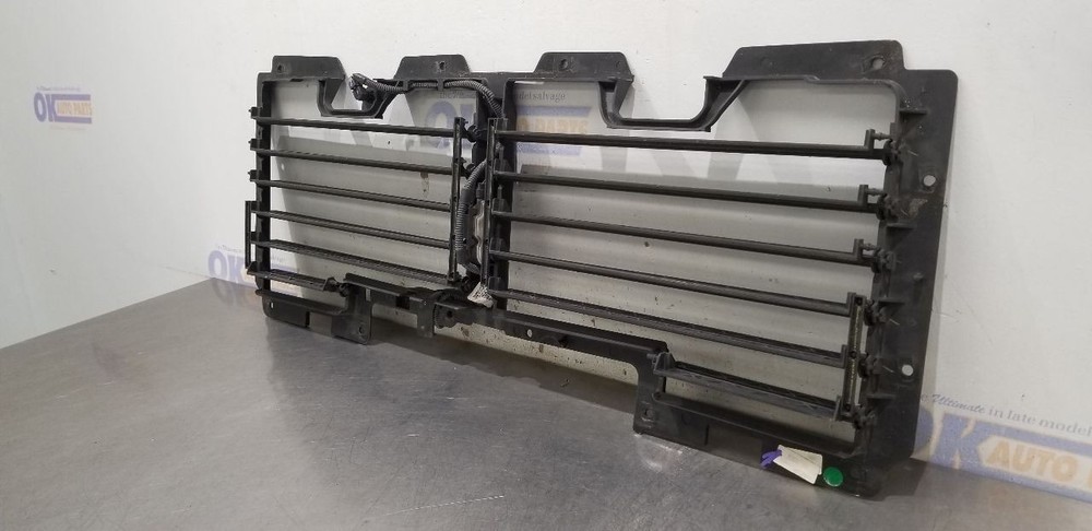 19 CHEVY TAHOE 5.3L AIR SHUTTER