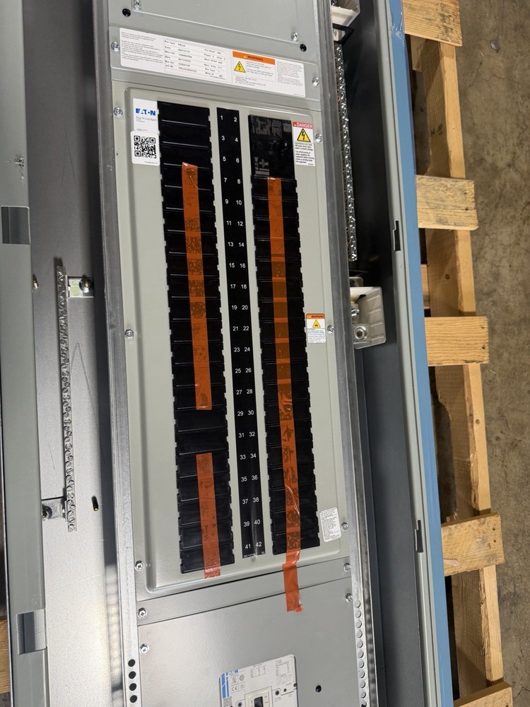 1-400 AMP 480V MAIN LUG PANEL WITH 200A SUB-FEED BREAKER 3PHASE COMPLETE PANEL