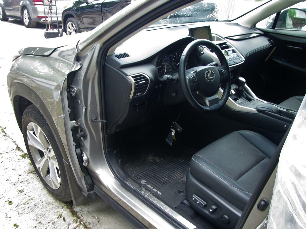 2017 Lexus NX200T: Idrive Touch Pad Controller
