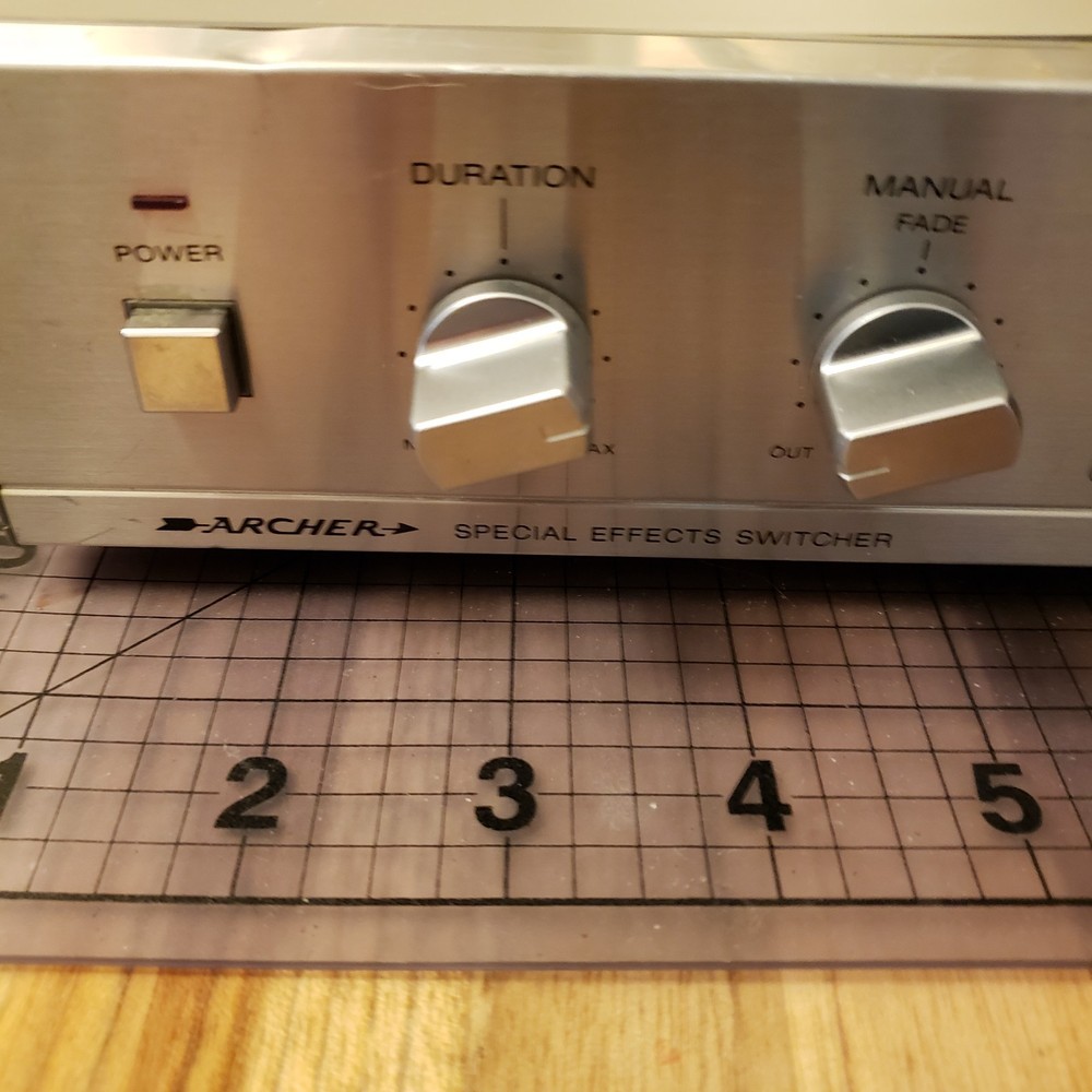 Archer 15-1274 Video Special Effects Switcher Analog POWERS ON, UNTESTED