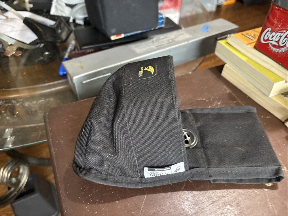 PYTHON SAFETY SINGLE TOOL HOLDER WITH RETRACTOR