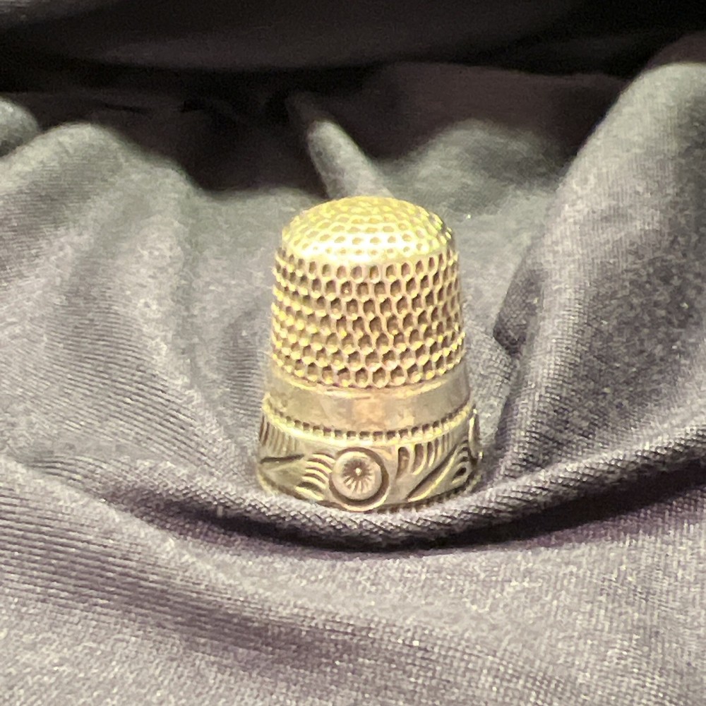 Antique Sterling Silver Thimble “Fluted No Monogram “Size Unknown”