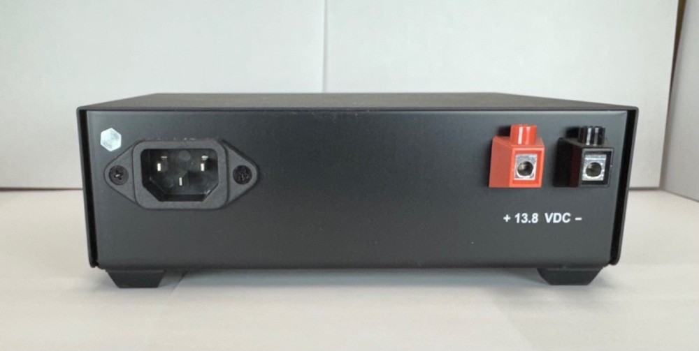 Samlex SEC-1235M 30Amp Switching Power Supply.