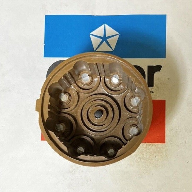 NOS MOPAR 1960-1973 DUAL POINT TAN DISTRIBUTOR CAP