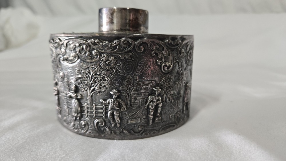BARBOUR SILVER #3237  SILVER PLATE REPOUSSE TEA CADDY