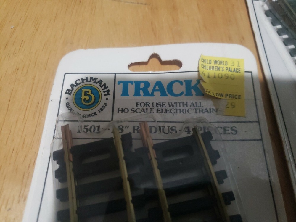 HO Bachmann Track 18" Radius 4 Pcs. 1501 Qty. 2