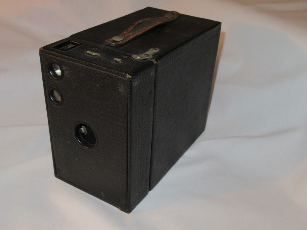Vintage Kodak Brownie Box Camera No.2-A Model B, Untested