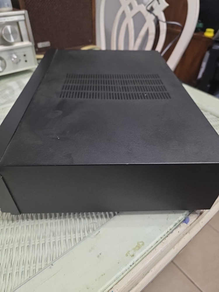 REALISTIC SATELLITE RECEIVER MODEL SR 2010