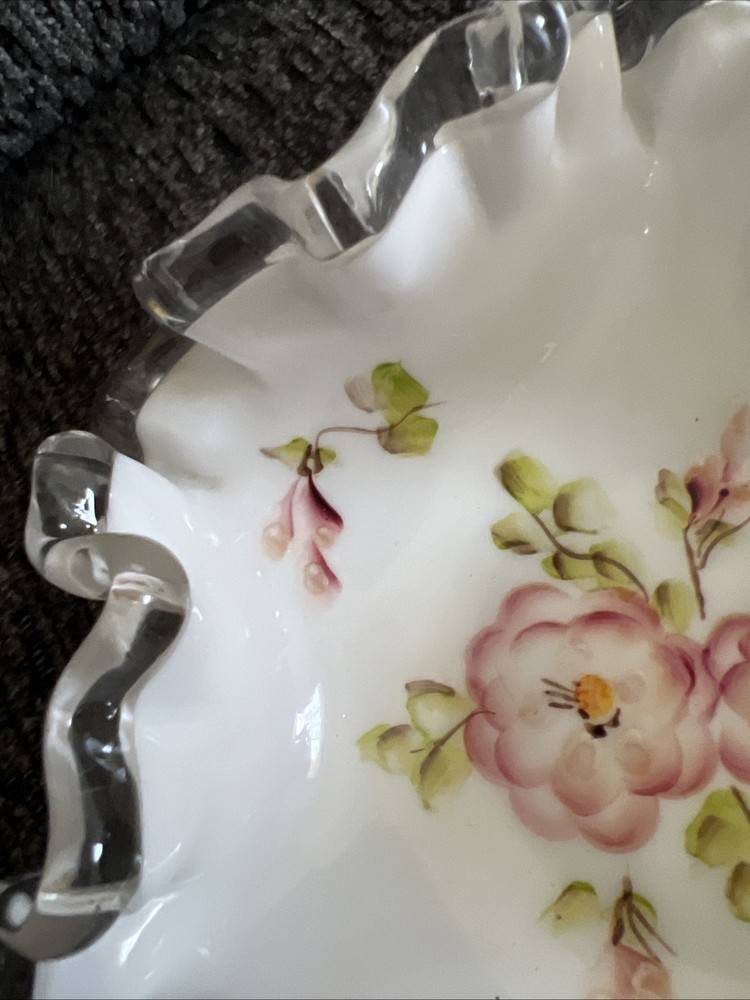 Fenton Handpainted Silvercrest Ruffle Bowl. 6"(E5)
