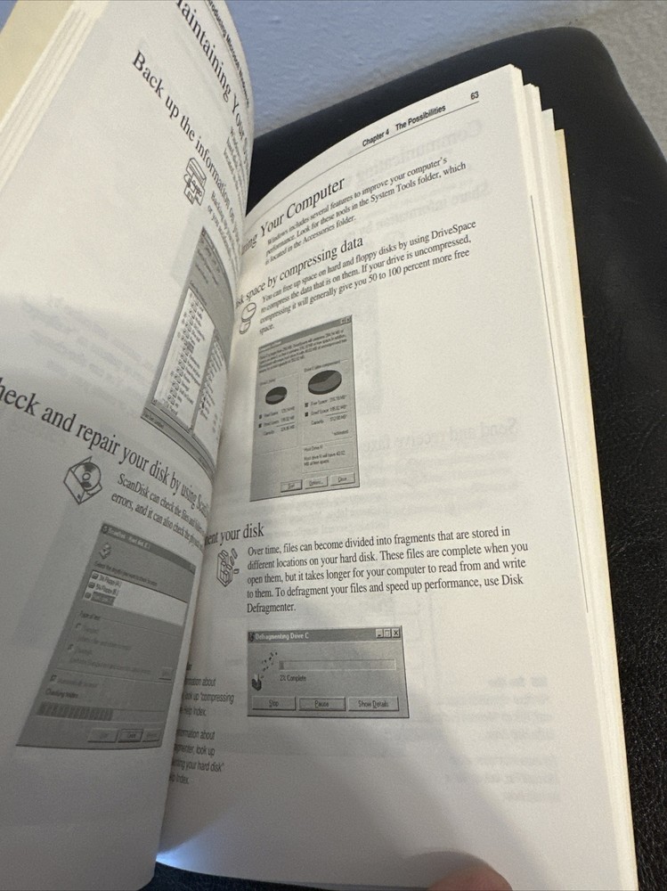 Microsoft Windows 95 User Manual w Certificate of authenticity