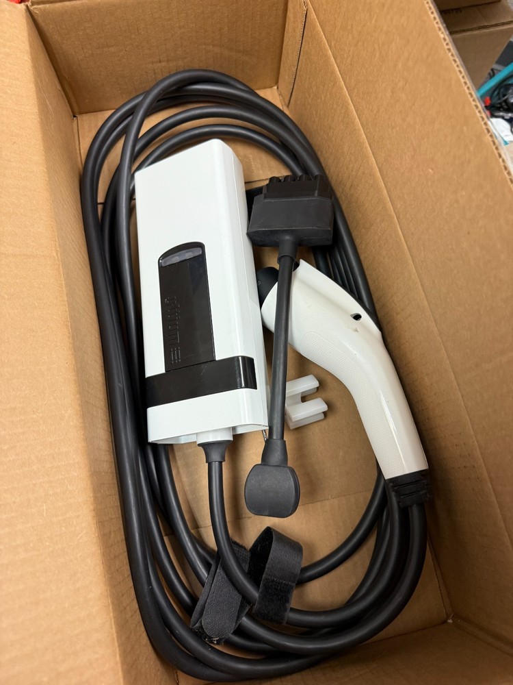 Ultium GM Charging Cord Model EVSE-CSSS56600012-1002 Includes 1 ADAPTER