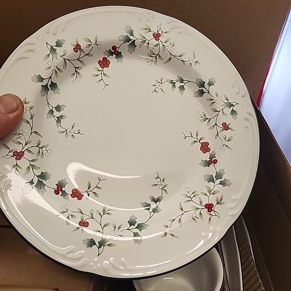2 Pfaltzgraff Winterberry Dinnerware Sets 32 Piece (8 place settings)