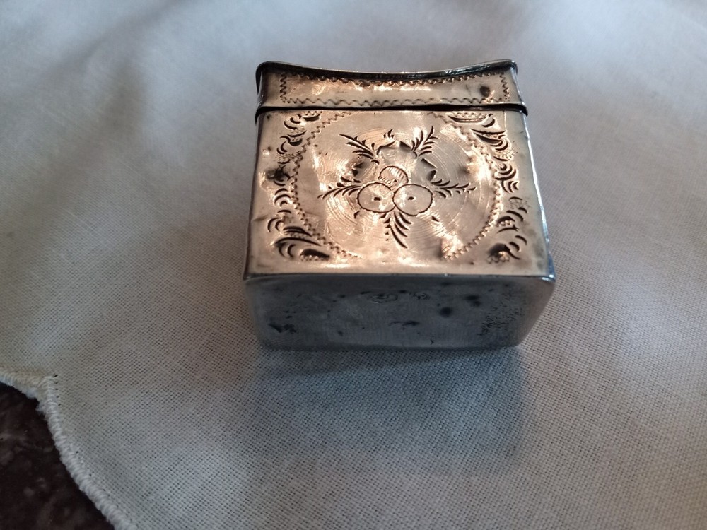 Small Antique Dutch .835 Silver Peppermint Box , Hatbox Form