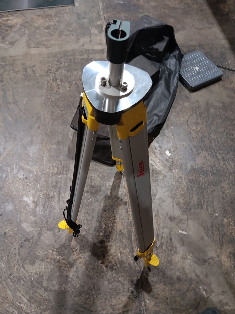 Leica Professional GST74 Tripod