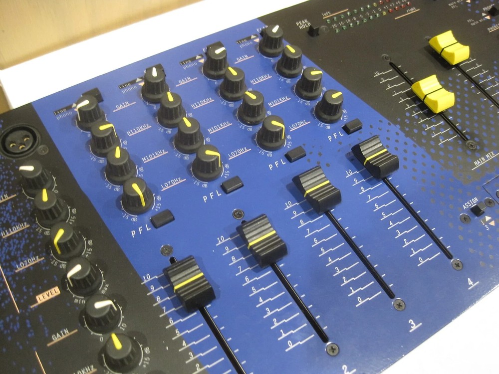 ESO Plug 4-channel DJ Mixer Console