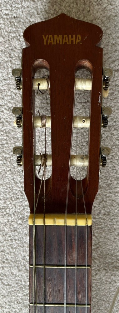 YAMAHA Vintage G120 Classical Guitar With Case