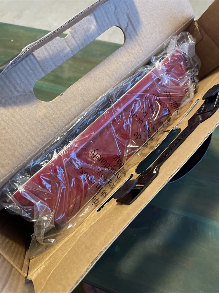 Hell's Kitchen Red Rectangular Stoneware Baker 1.25 QT New Open Box - Beautiful