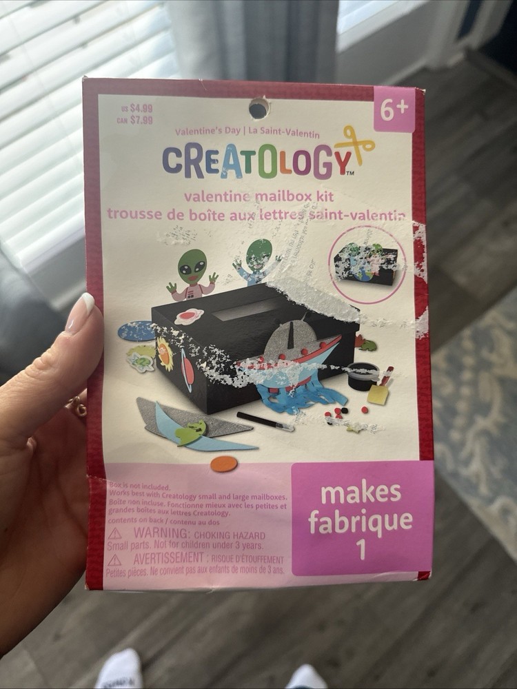 Creatology Alien Valentine's Day Mailbox Decor Kit