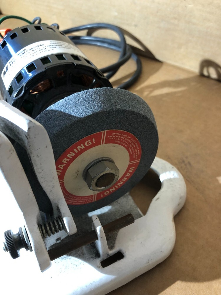 Unarco Carver's Friend Electric Knife Sharpener