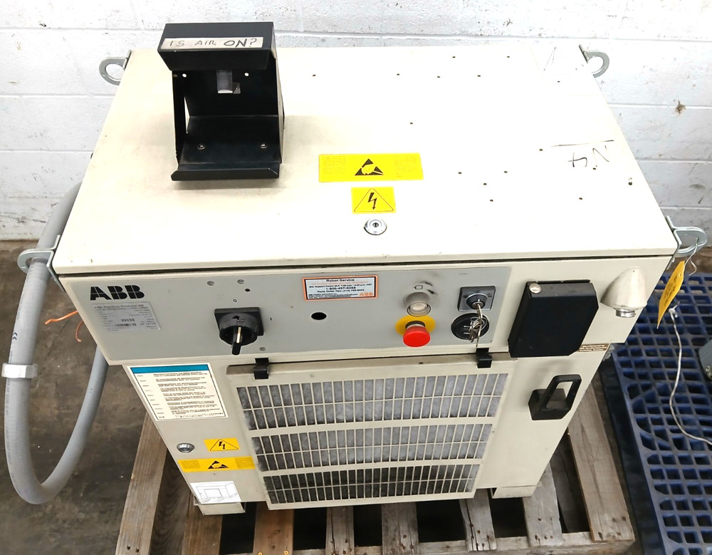 ABB ROBOTICS PALENTIZING ROBOT ARM IRB2400 W/CONTROLLER S-721 68