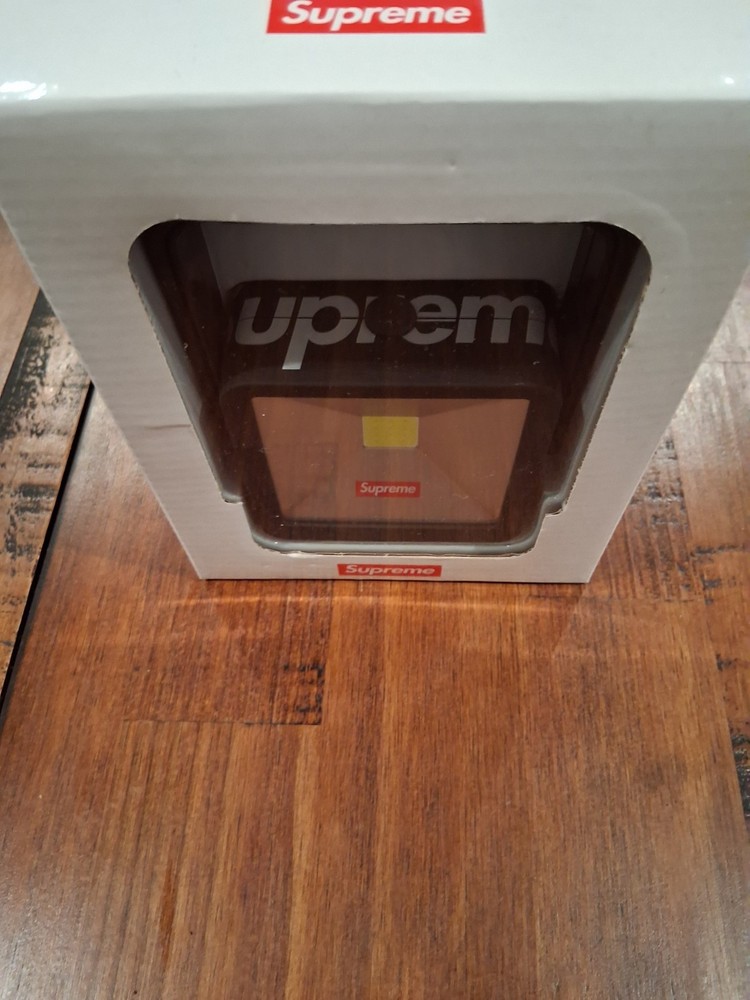 Supreme Kick Stand Light