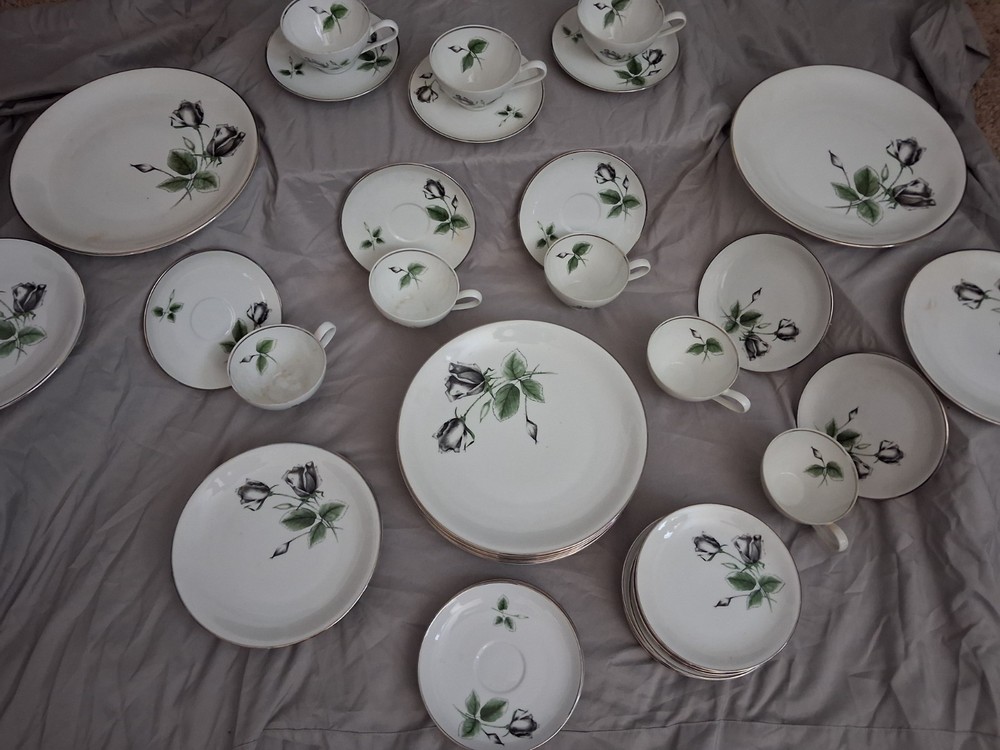 Stonegate Midnight Rose Dinnerware/Teaset