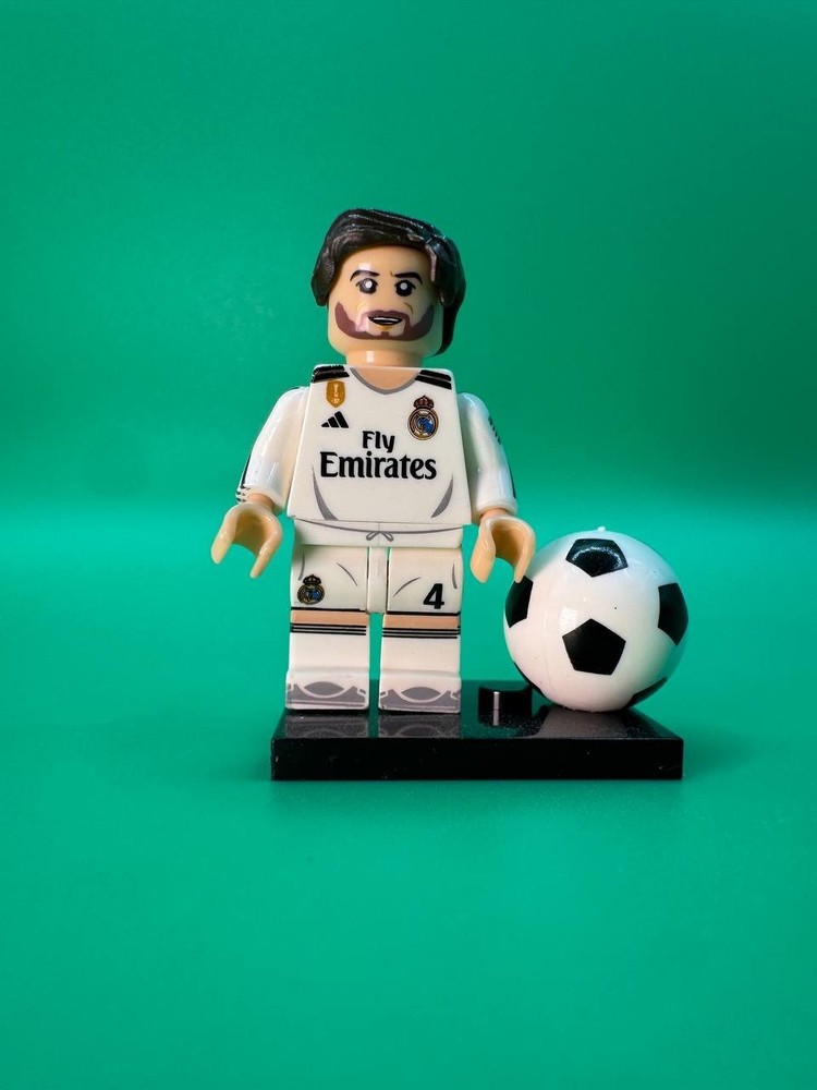 Sergio Ramos COLLECTABLE MINI FIGURE Real Madrid