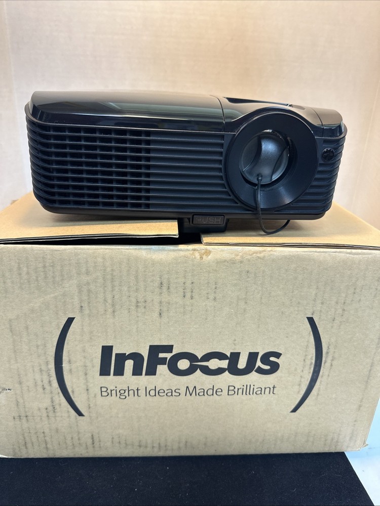 InFocus Projector IN102 Complete Original Box Remote-Instructions Cords Bundle