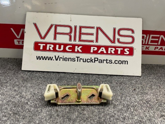 KENWORTH K250-87 PLATE-STRIKER ASSY