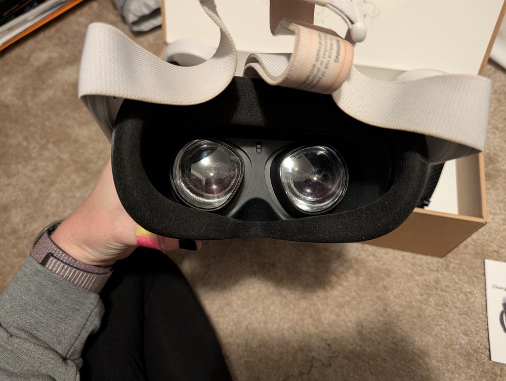 Meta Oculus Quest 2 128GB VR Headset - Fully Functional except Left Controller