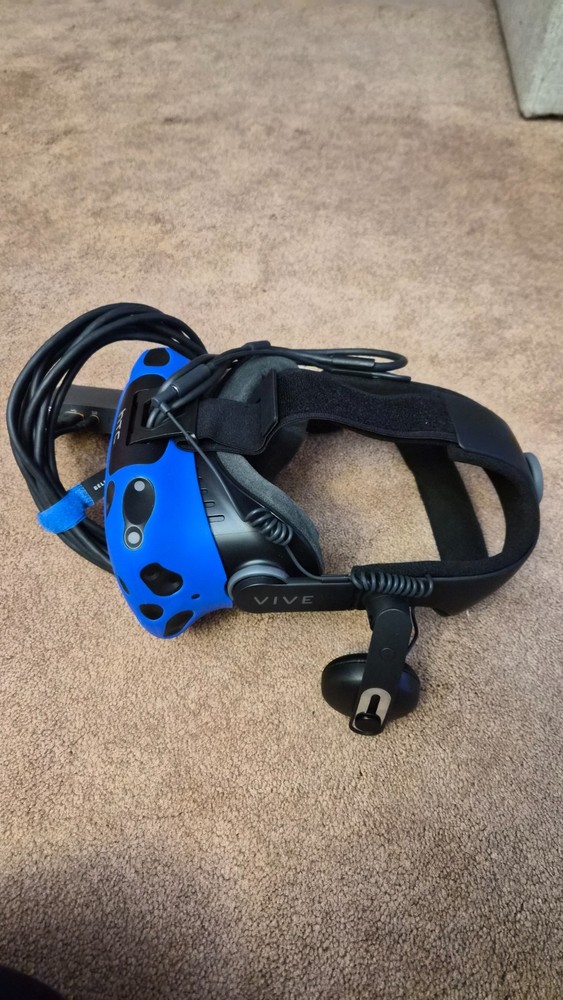 HTC Vive Virtual Reality Headset Only w/ Link Box and Cables