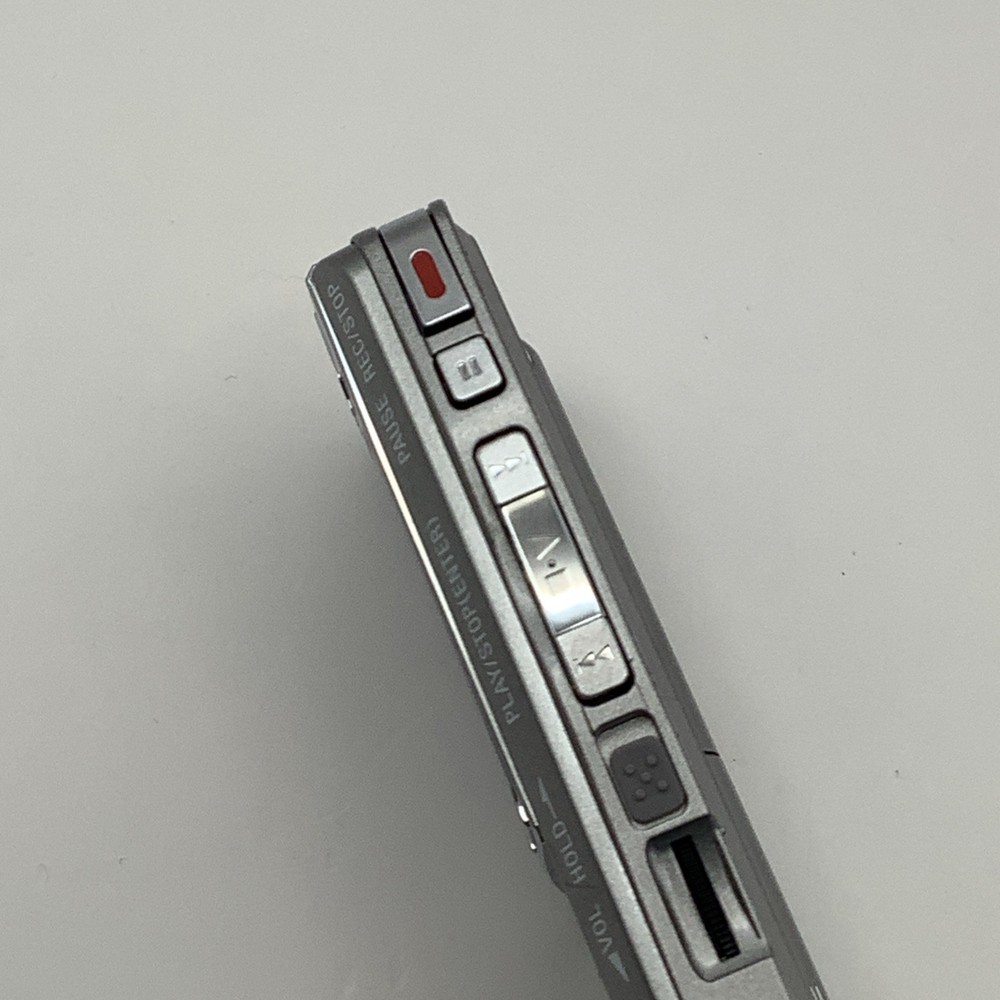 Sony Handheld IC Digital Voice Recorder ICD-B26 TESTED