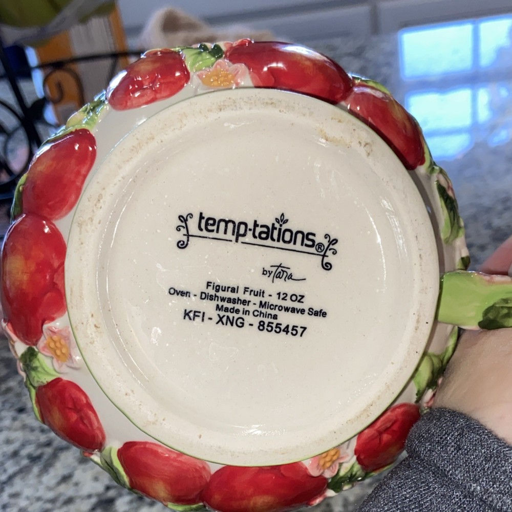 TEMPTATION APPLE TEAPOT AND TEACUP COMBO