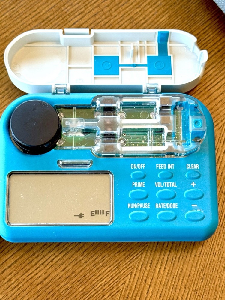 Zevex Moog Infinity Feeding Pump w/ Pole Clamp Adapter TI-MINI Backpack