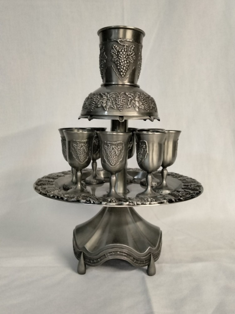 13" Tall Wine Fountain Complete With 8  Cups. Grape Design