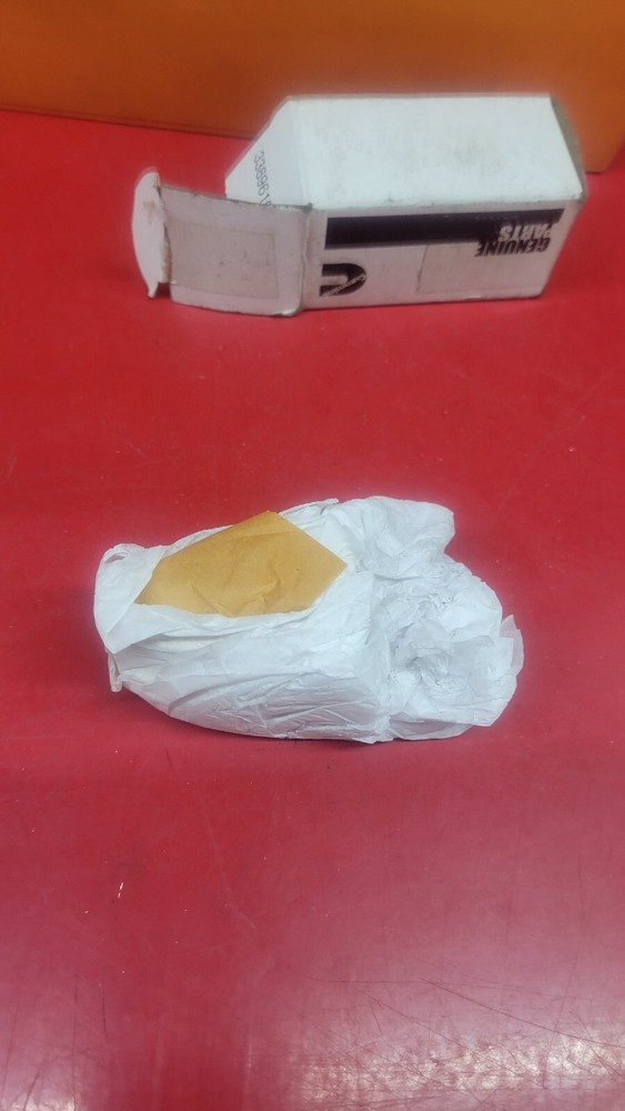 3680293 GENUINE CUMMINS FILTER HEAD ADAPTER NOS