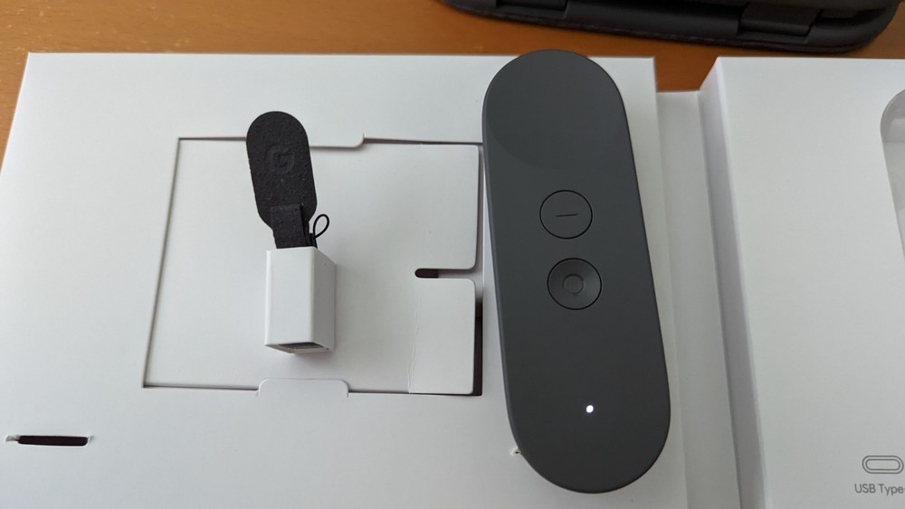 Google Daydream View VR Headset