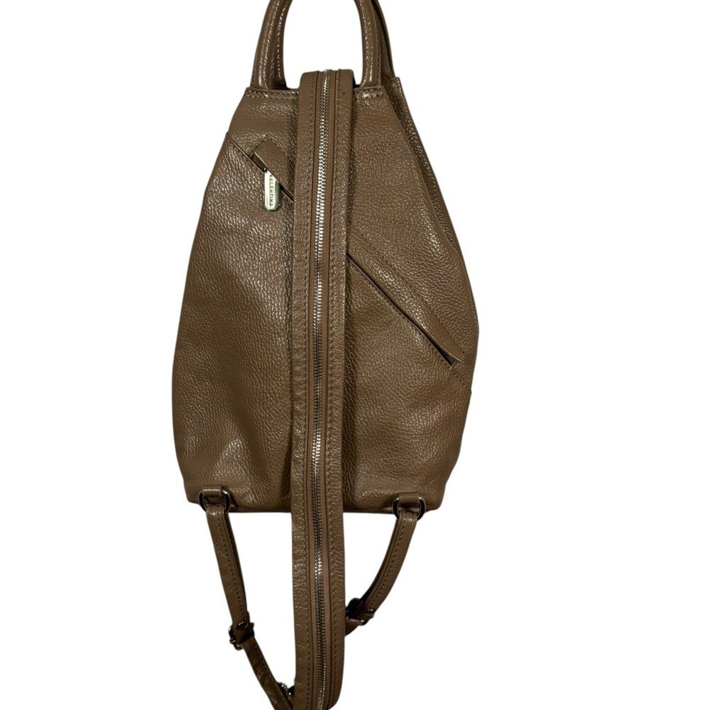Valentina Women's Tan leather Backpack