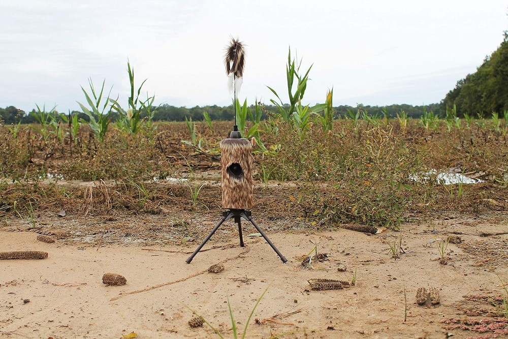 Mojo Outdoors Critter Call Decoy - Predator Attraction Tool-