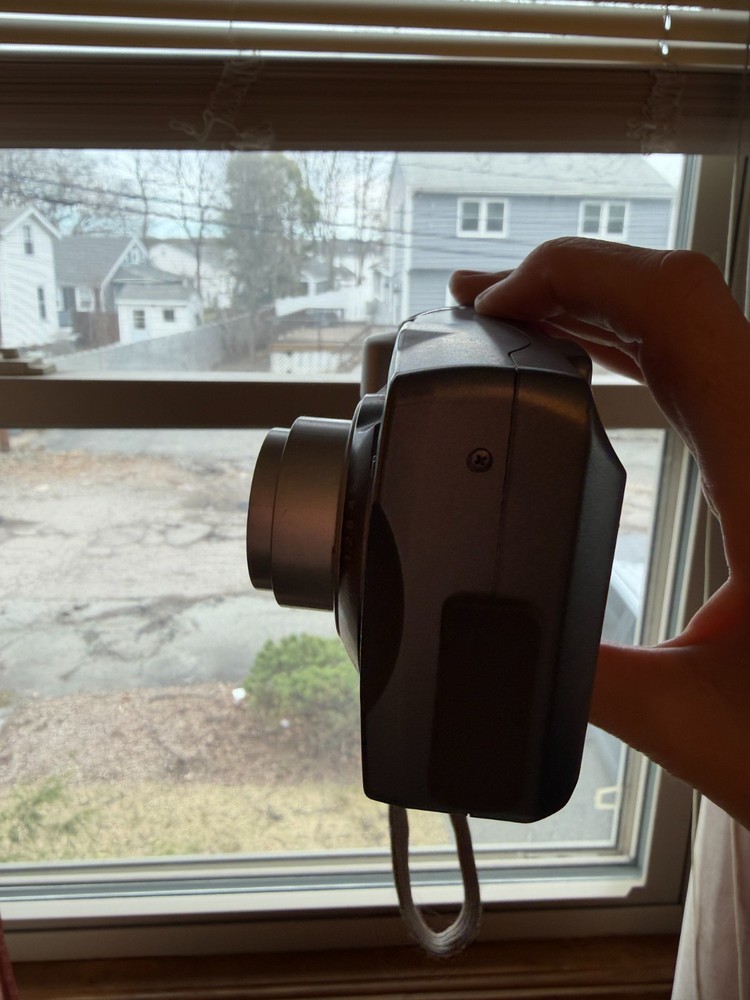 Canon PowerShot A40 2.0MP Digital Camera w/ Case & Manual – Powers On