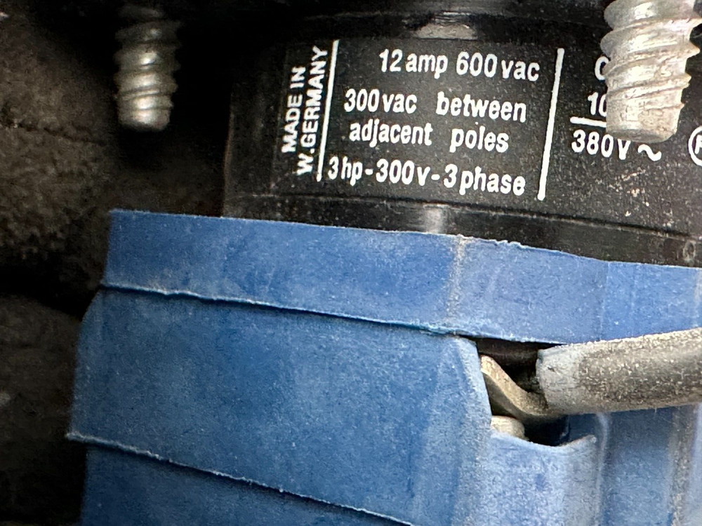 Kraus & Naimer Handheld Automatic Rotary Switch CG10