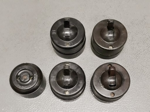 Vintage Old 4 Pcs Electrical Bakelite Switch & 1 Socket made in India.