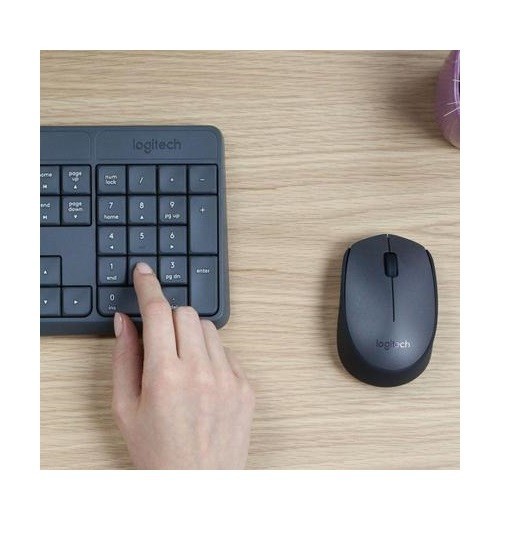 Teclado e Mouse sem fio Logitech MK235 com Conexão USB, Pilhas Inclusas e Layout