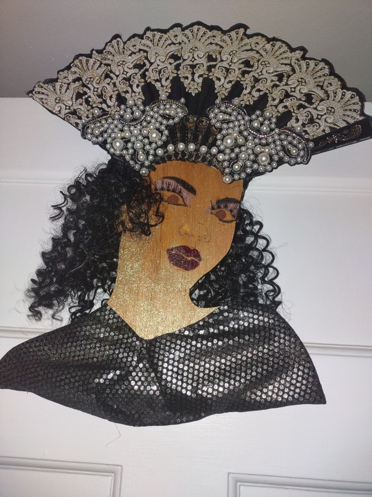 Wall Hanging Decor Of Woman's Head