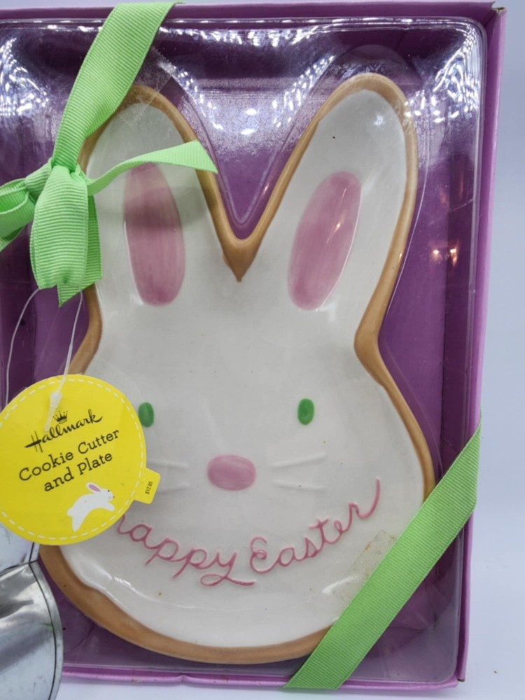 Hallmark Easter Bunny Shaped Plate "Happy Easter" Gift Boxed W/ Cookie Cutter