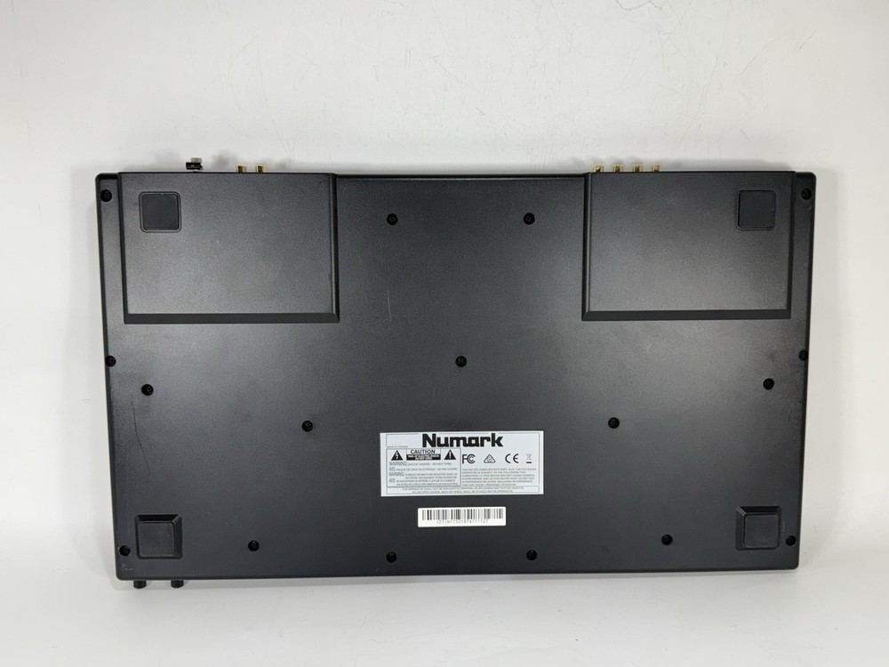 Numark NV 4-Channel Dual-Display Serato DJ Controller - Tested / Working