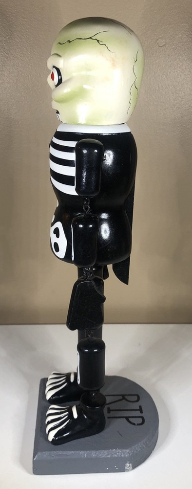 2005 Target SKELETON NUTCRACKER Dangling Arms & Legs Halloween RIP Decor