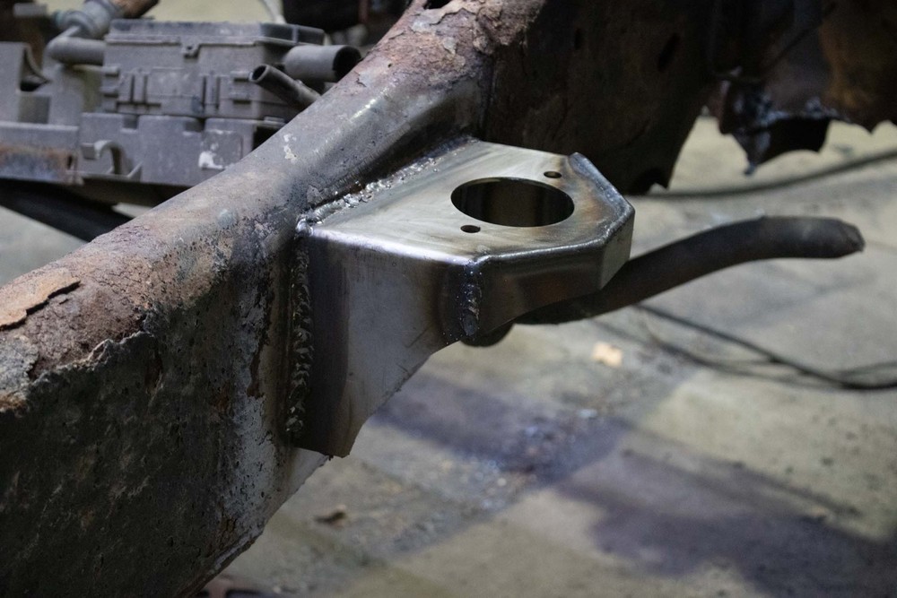 Rust Buster Frameworks RB7076L Truck Cab Mount