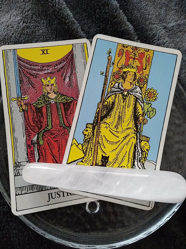 Psychic Medium Tarot Reading