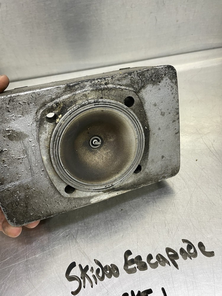 1987-1990 Ski-Doo Escapade 503 OEM Engine Cylinder Head Compression Spark Head